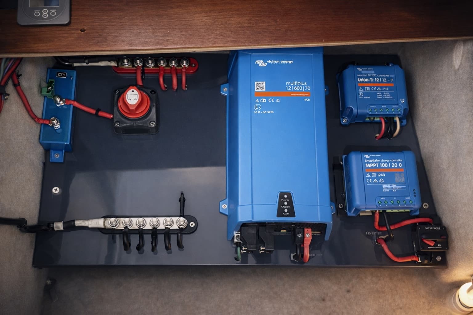 Miniature d'une installation électrique sur bateau